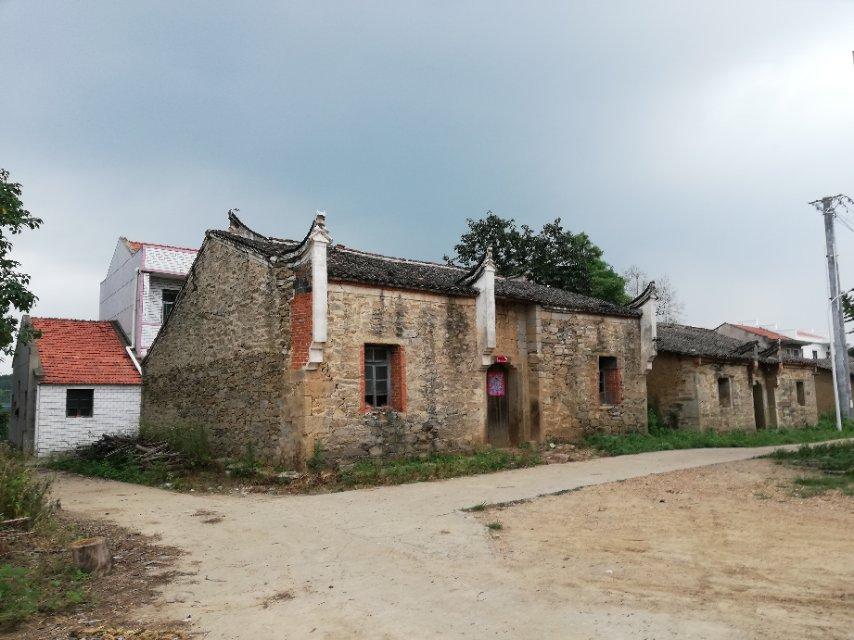 黄陂区-罗汉寺街道 田铺村邓家岗 107平